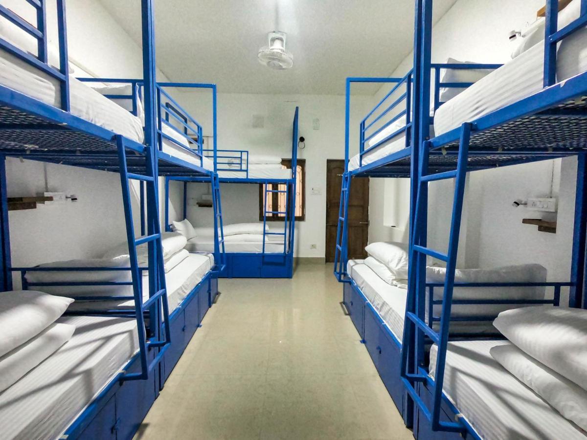 Live Free Hostel Варанаси Экстерьер фото