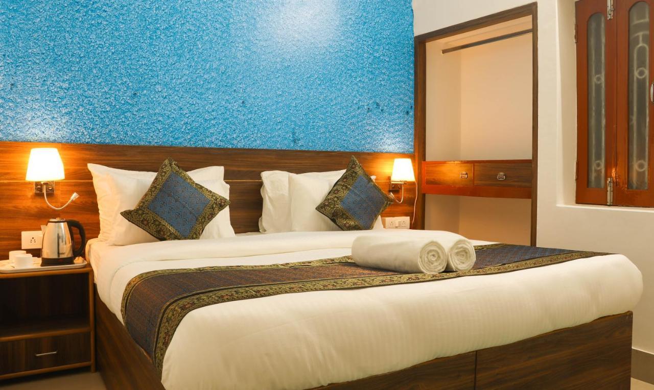 Live Free Hostel Варанаси Экстерьер фото