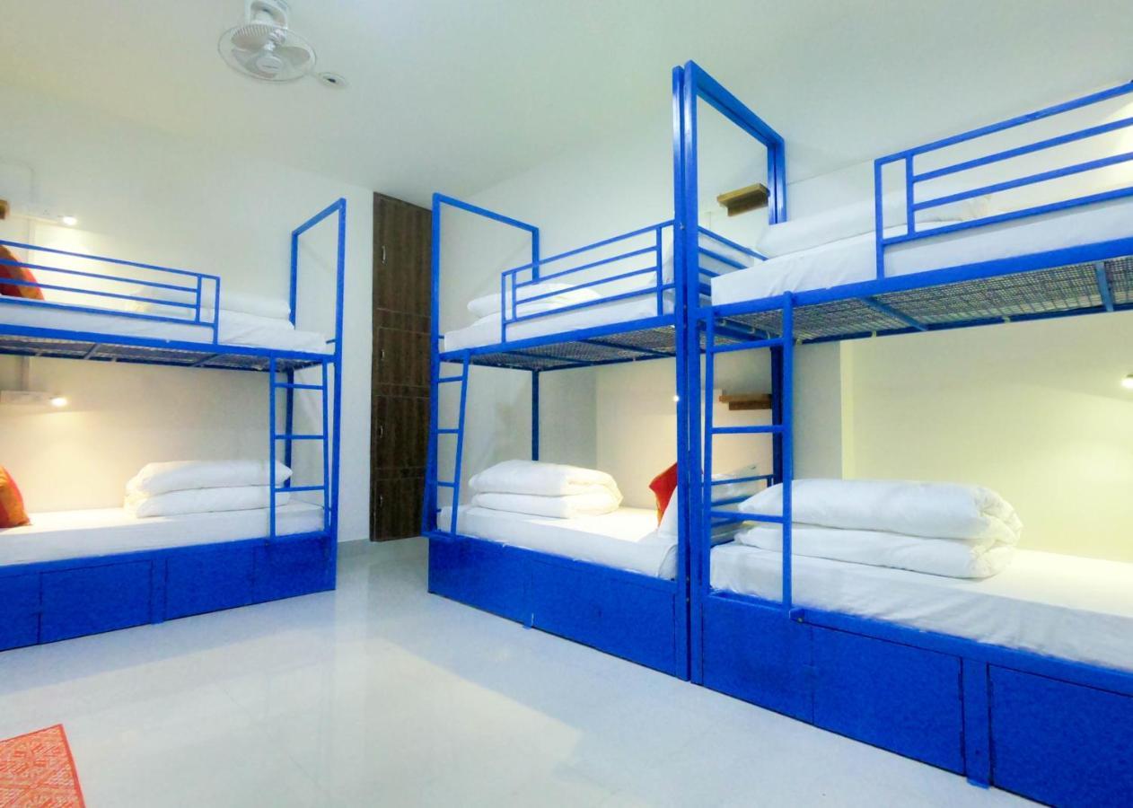 Live Free Hostel Варанаси Экстерьер фото